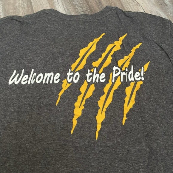 College Corner Saint Leo University Gray Short Sleeve Medium Tee - Picture 4 of 4